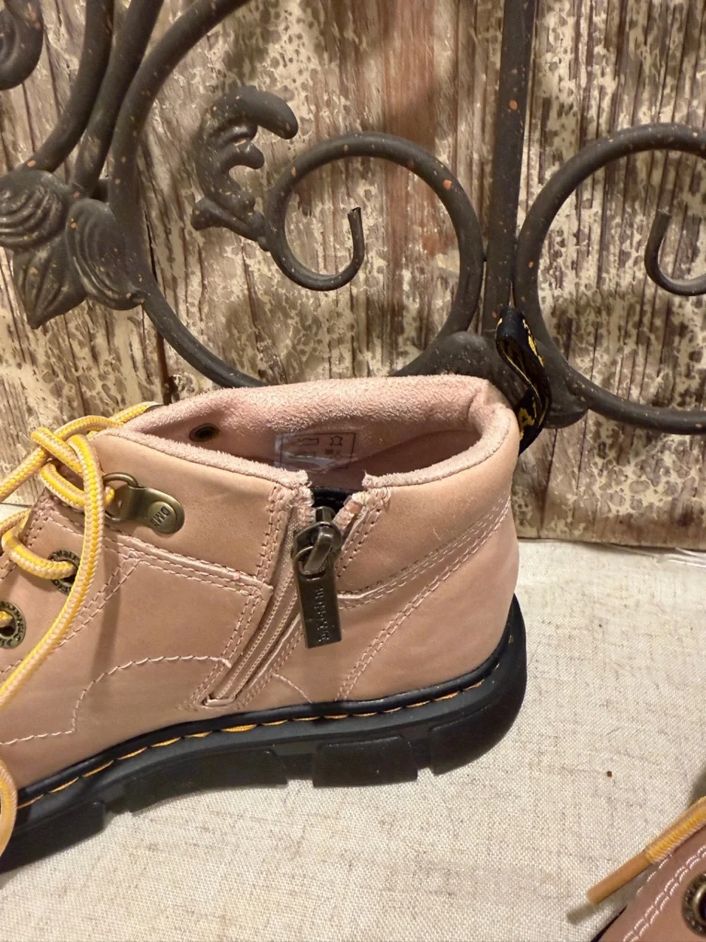 Pink Nubuck Lace-Up JUNIOR RAFFE
Church Wilderness Leather Boots dr marten 7 - Picture 7 of 11
